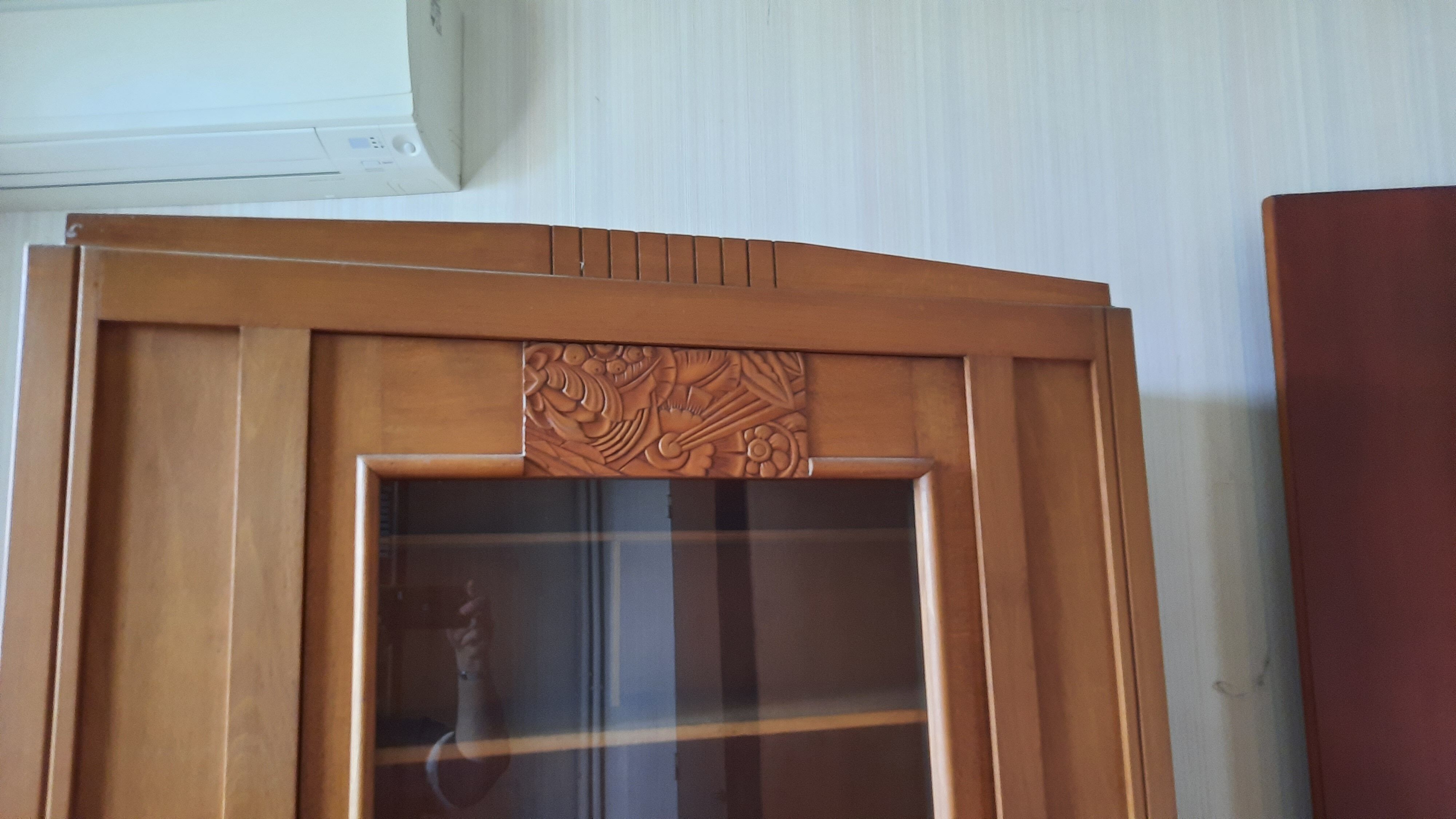 Art Deco style showcase