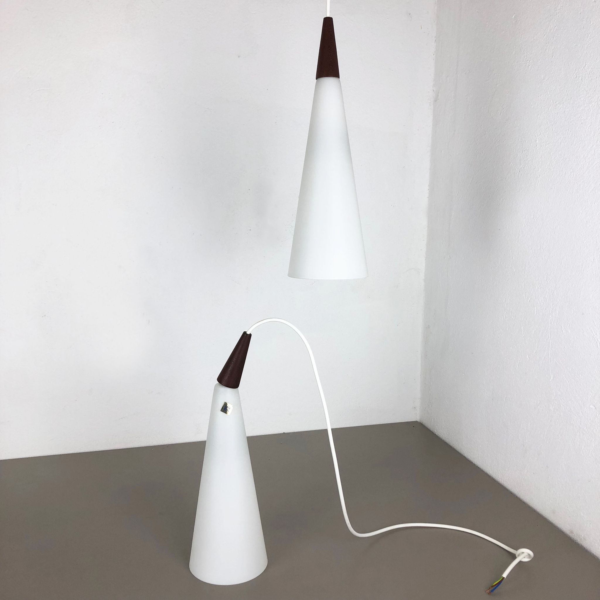 Pair de suspensions « trompet » Jo Hammerborg pour Fog & Mørup Danemark 1963