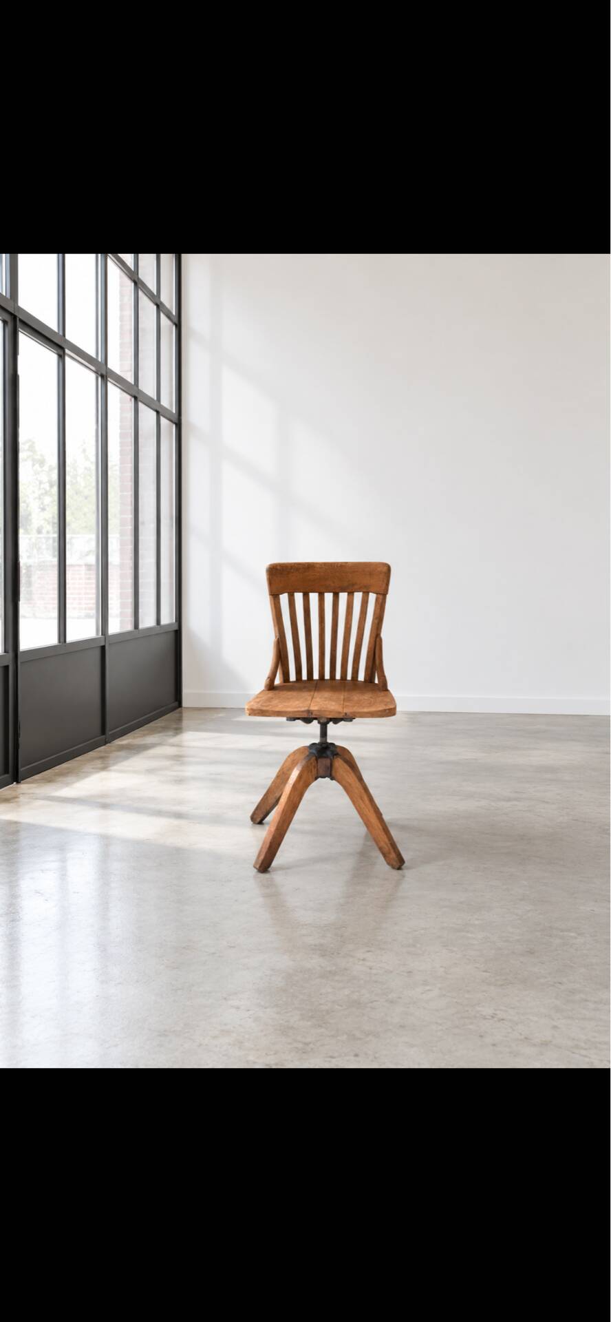Chaise d’atelier en chêne