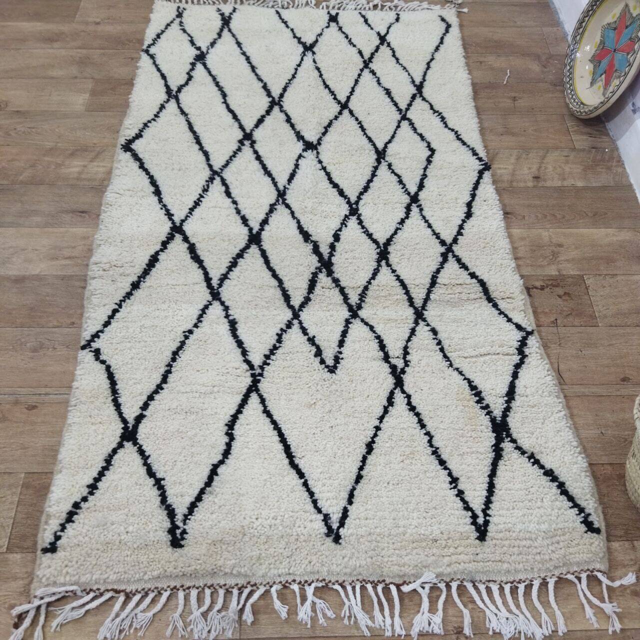 Azilal Berber rug in handmade wool 200 X 113 CM