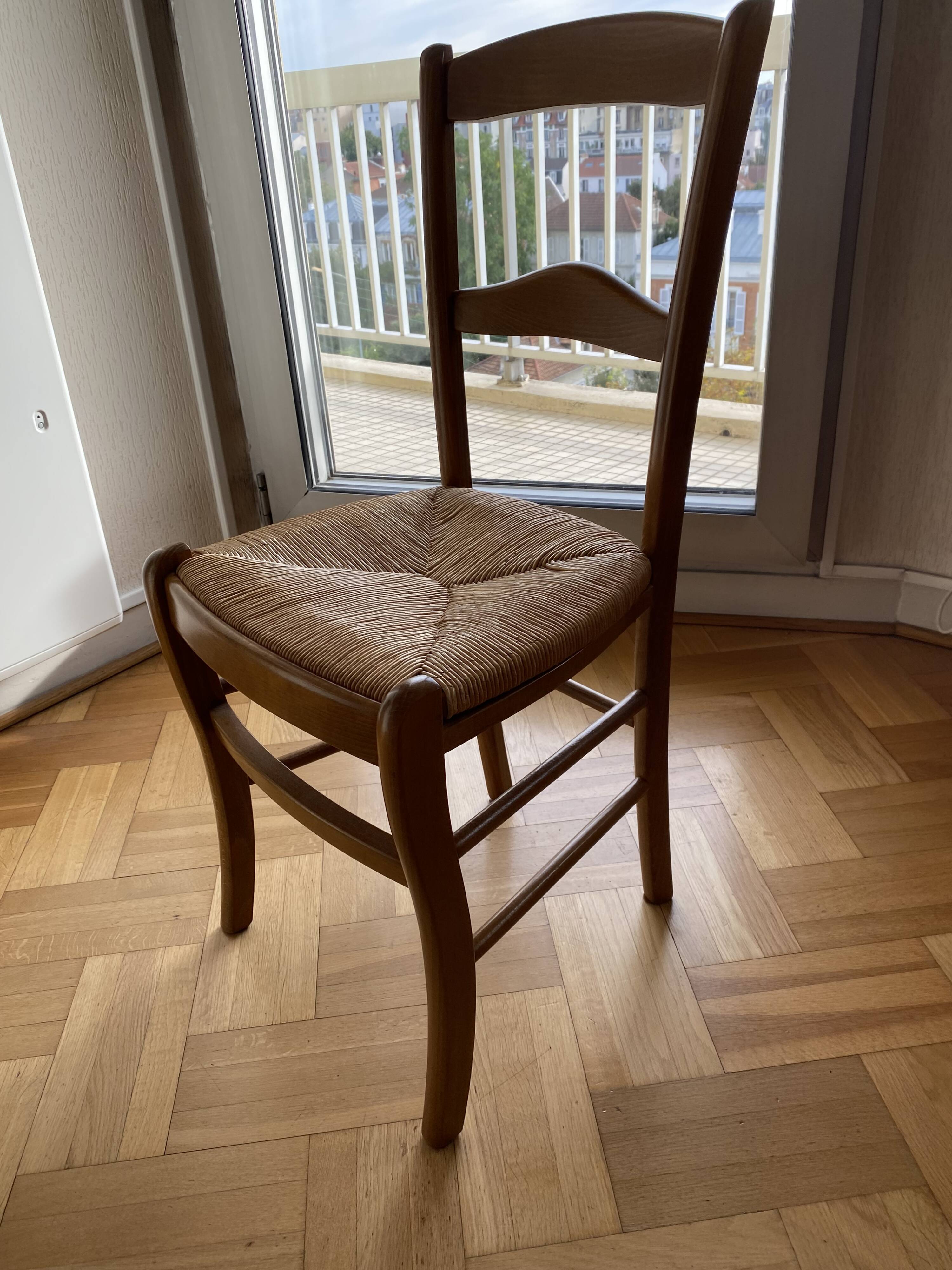 Lot 1 table and 7 chairs