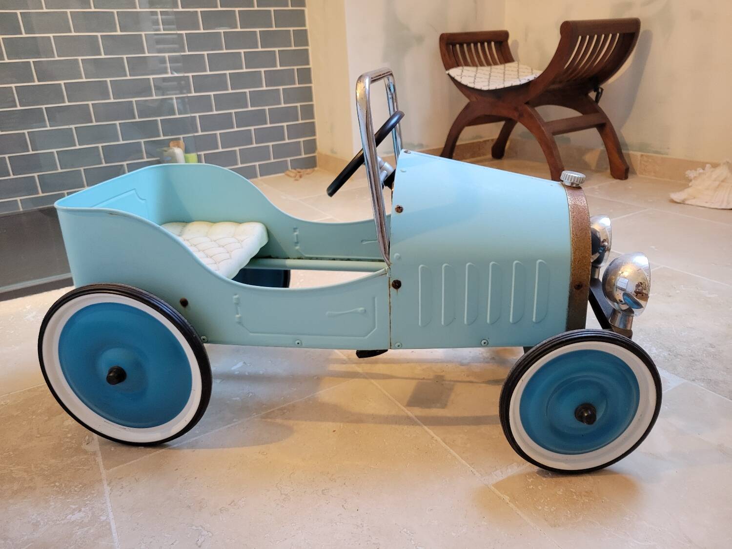 Baghera pedal car