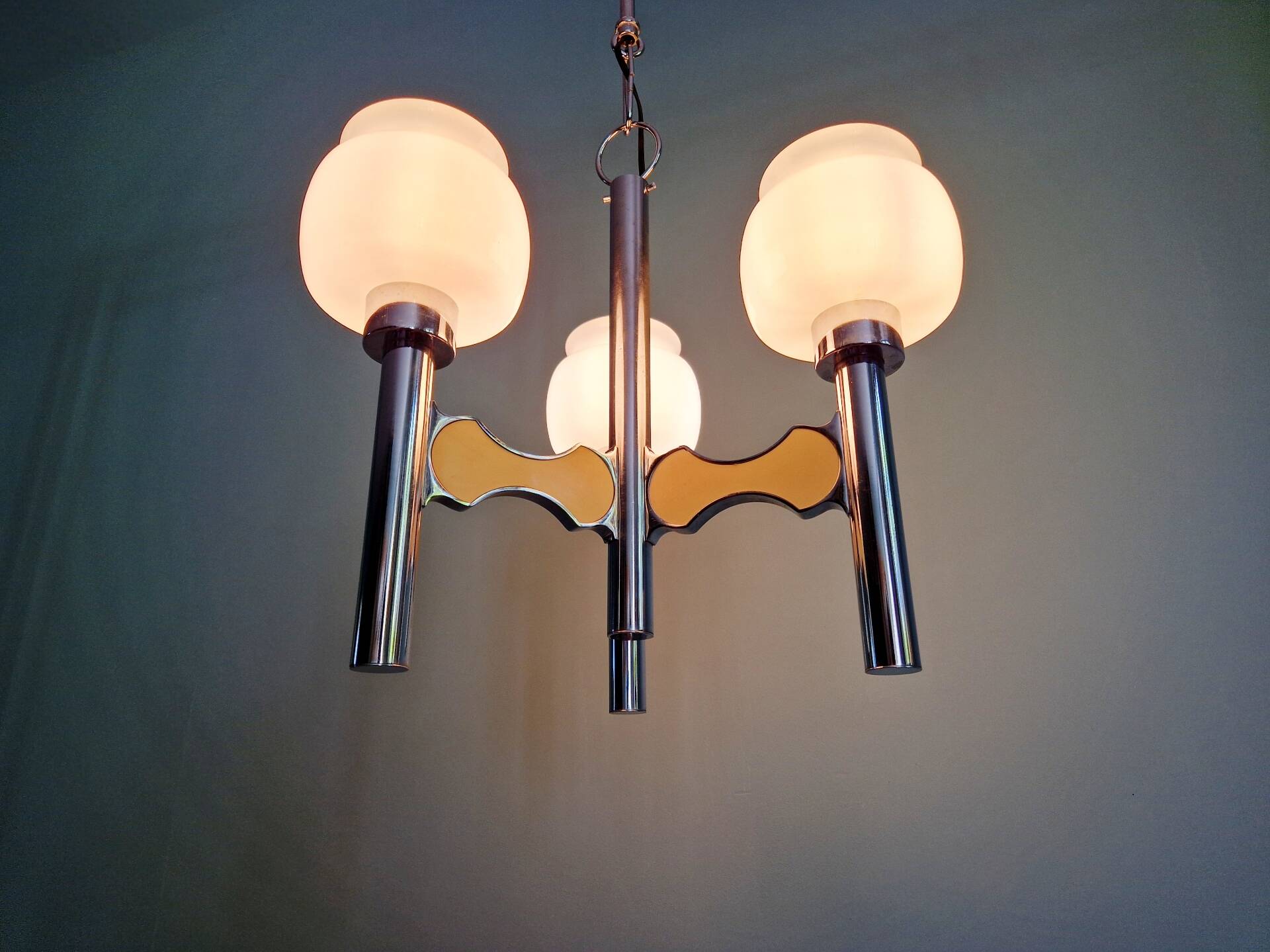 Lustre Space Age in chrome metal and opaline, G. Sciolari, 1970