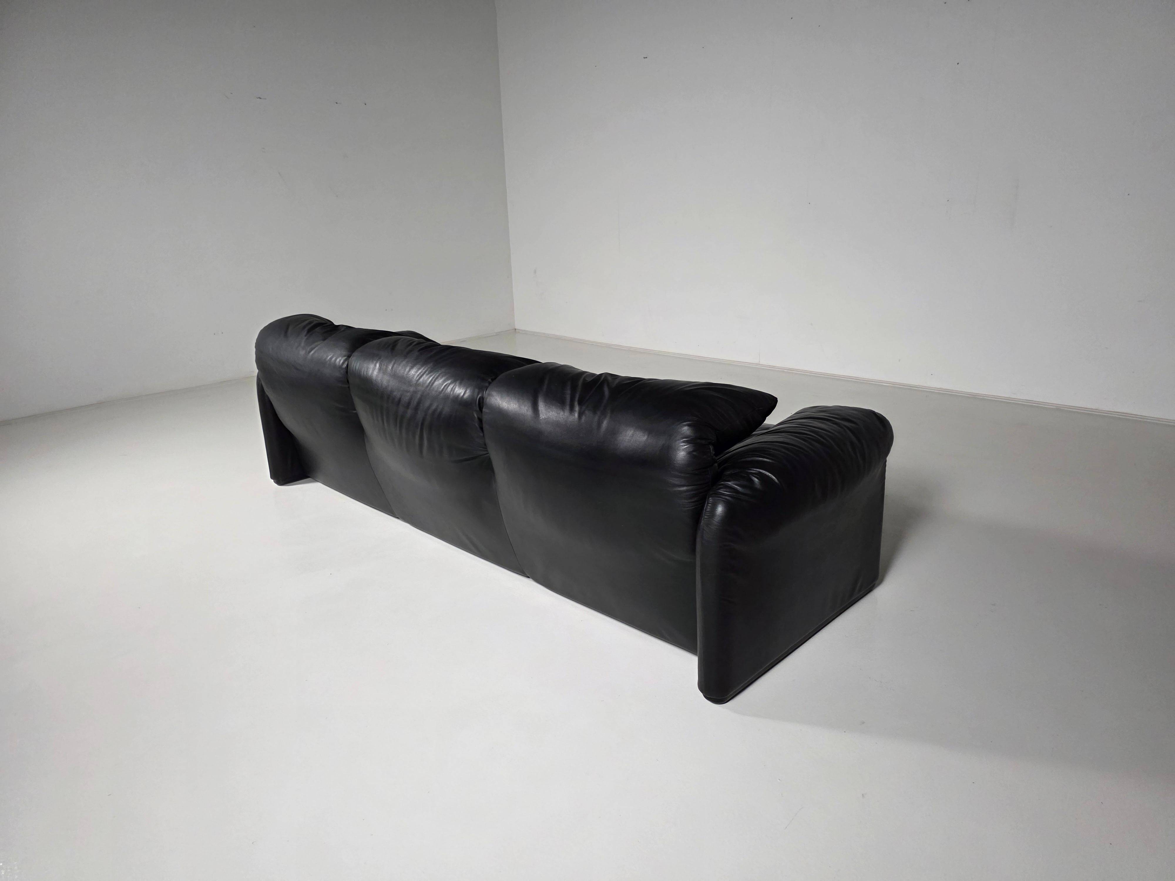 3-seater leather sofa by Vico Magistretti for Cassina, 1970.