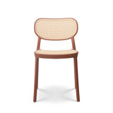 Chaise coloré aspect cannage rétro