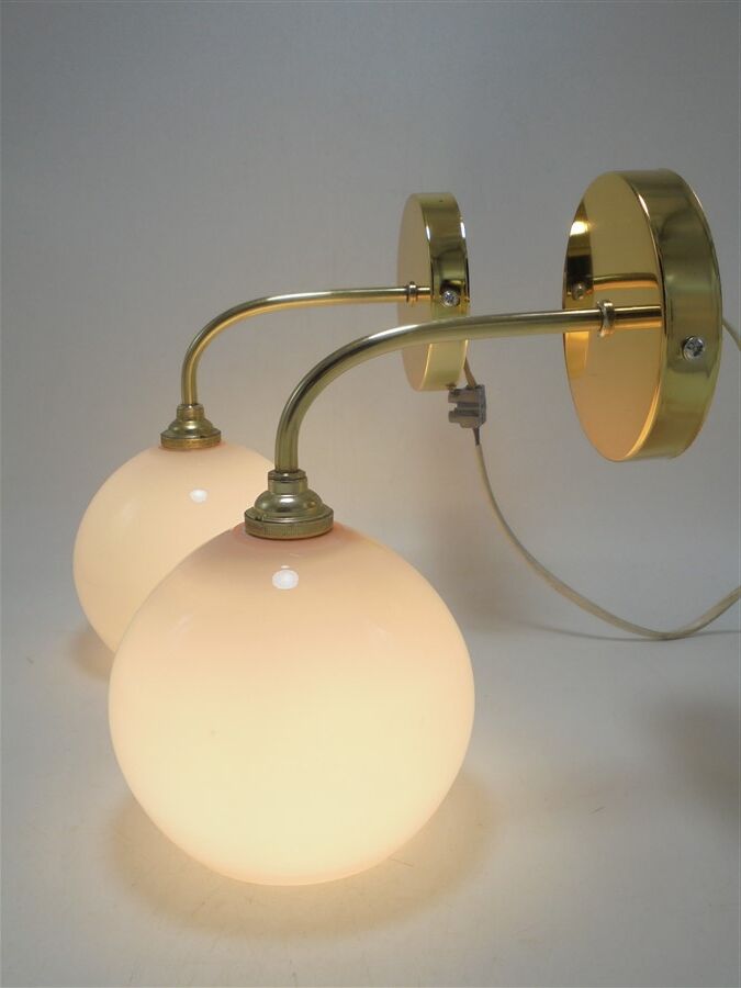 Pair of wall sconces