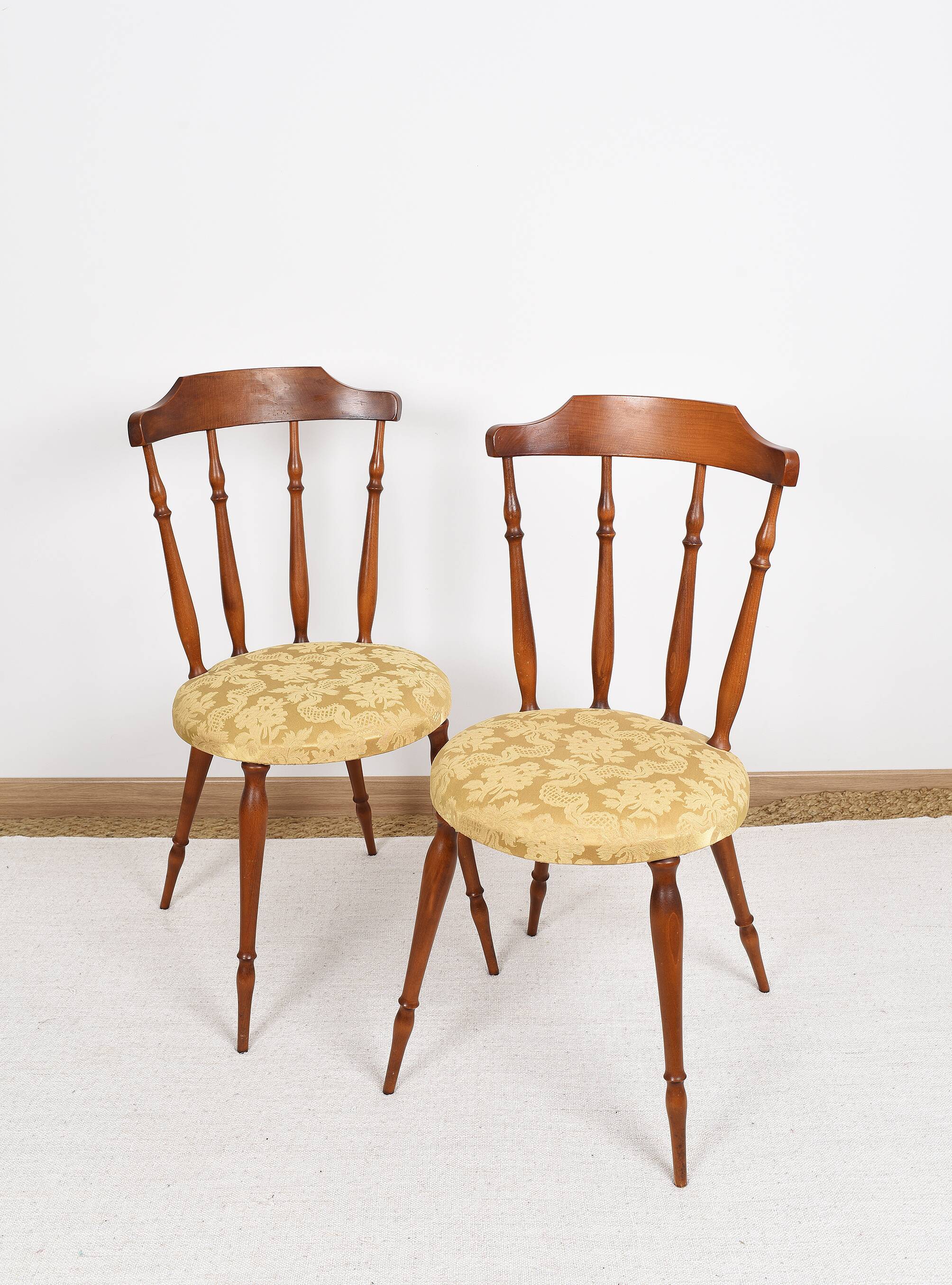 Pair of chairs in turned wood and fabric, vintage, dating from 1960.