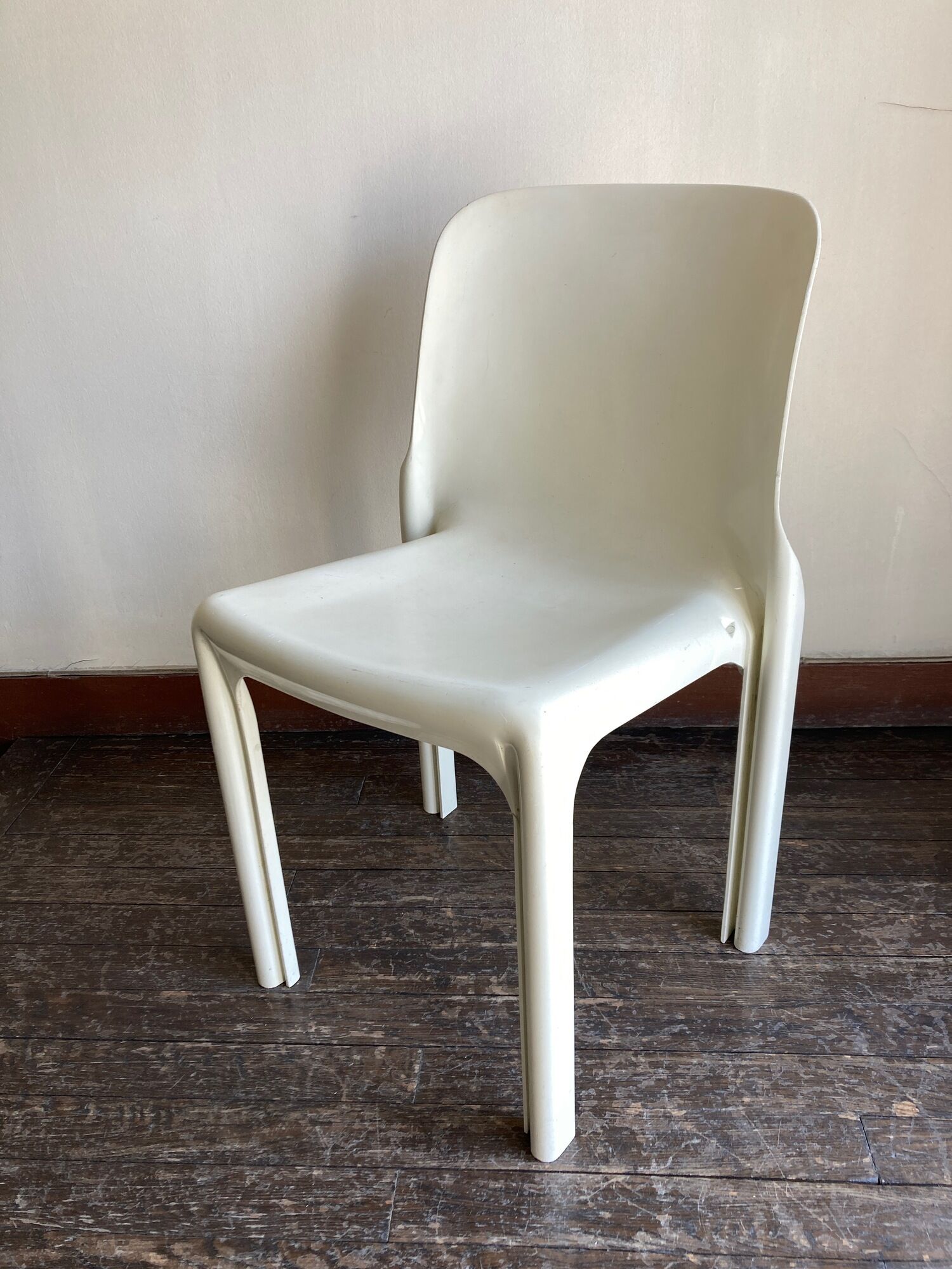 Selene Vico Magistretti chair for Artemide 1968 Italian design