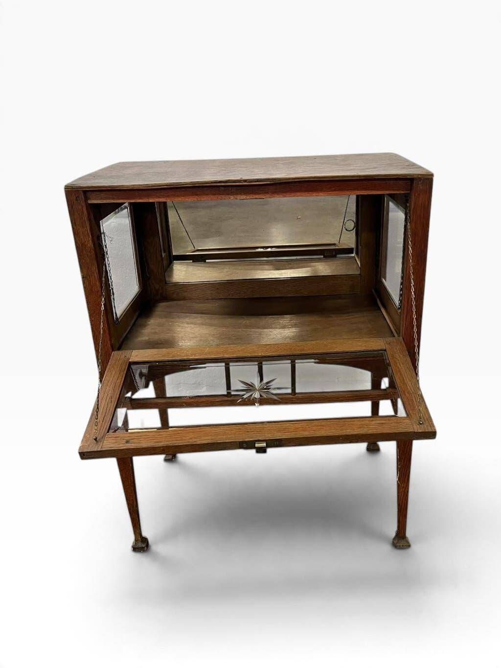 Vintage wooden tea cabinet/display shelf.