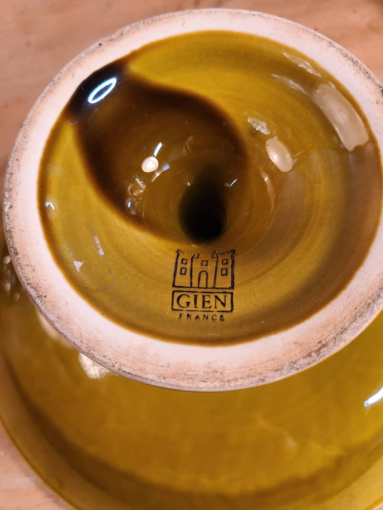 Gien footed dish.