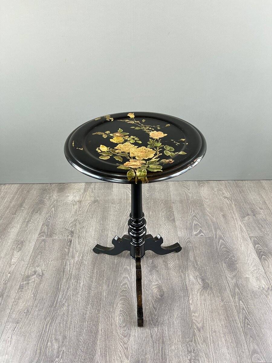 Victorian Style Tilting Top Pedestal Table, 19th Century