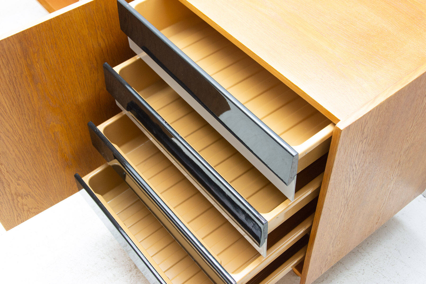 Mid Century U-460 sideboard by Jiří Jiroutek for Interiér Praha, Czechoslovakia