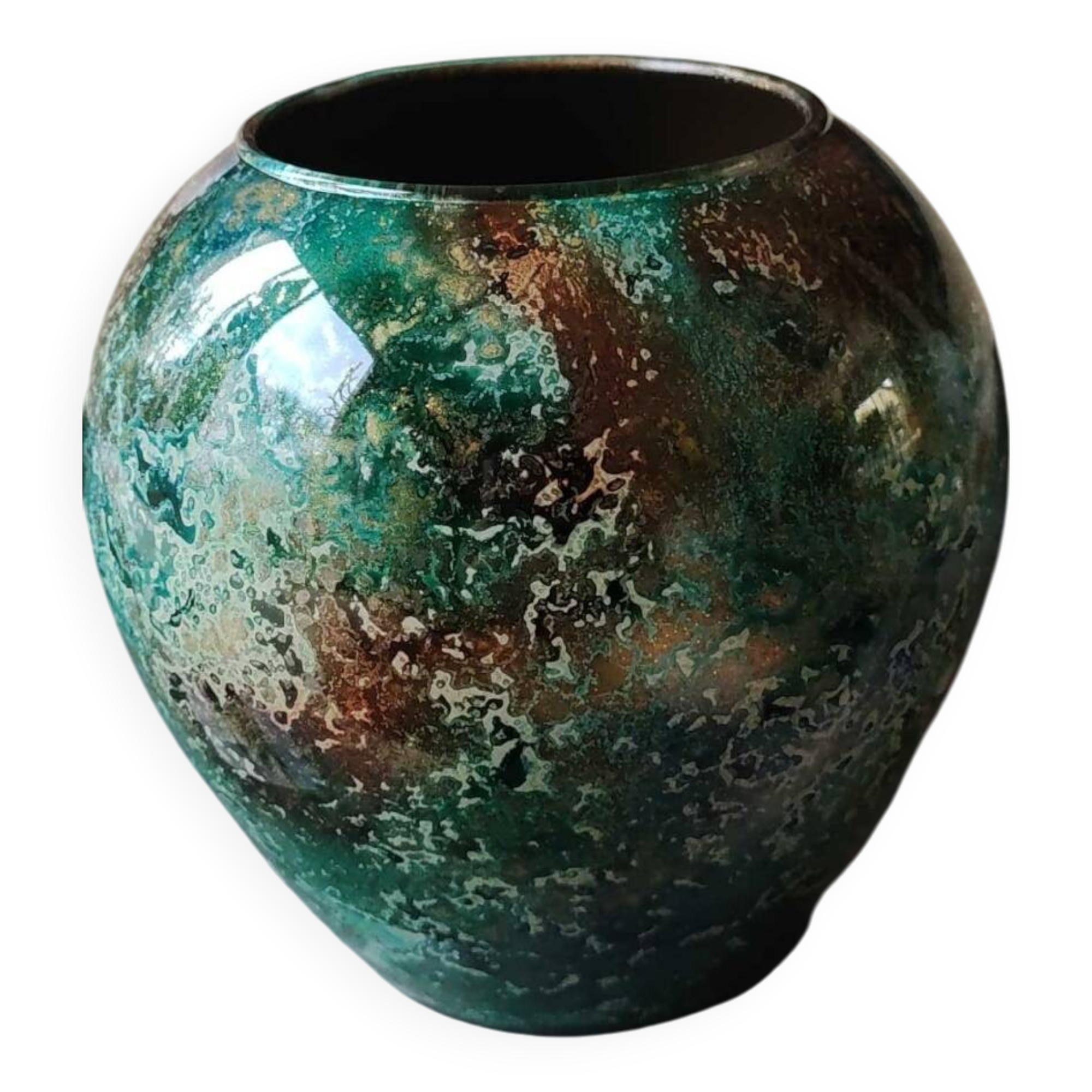 Large signed Line Lacquered Ball Vase. Made of églomisé glass. Dimensions: 18 x 16 cm