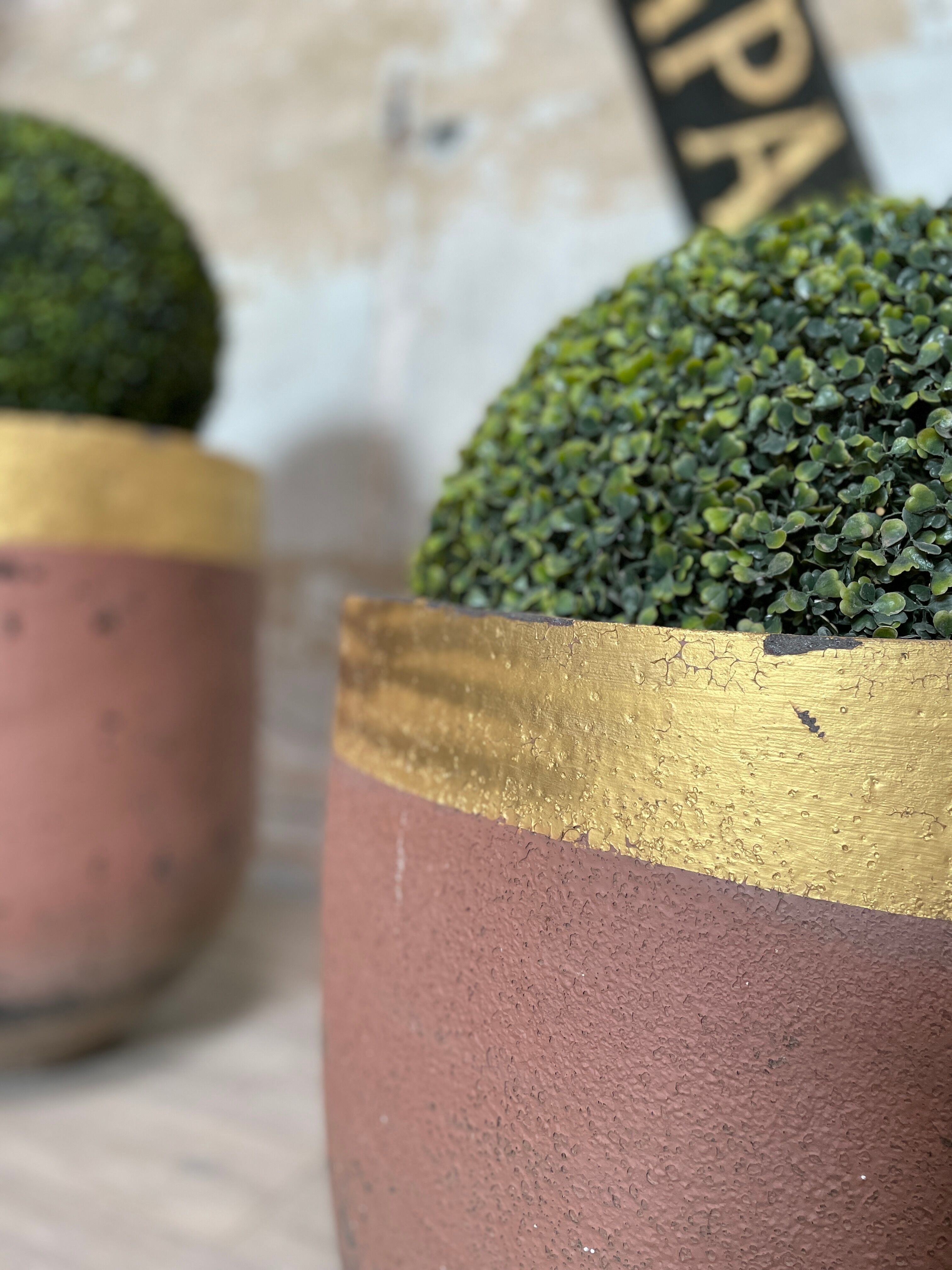 Planters, foundry crucibles
