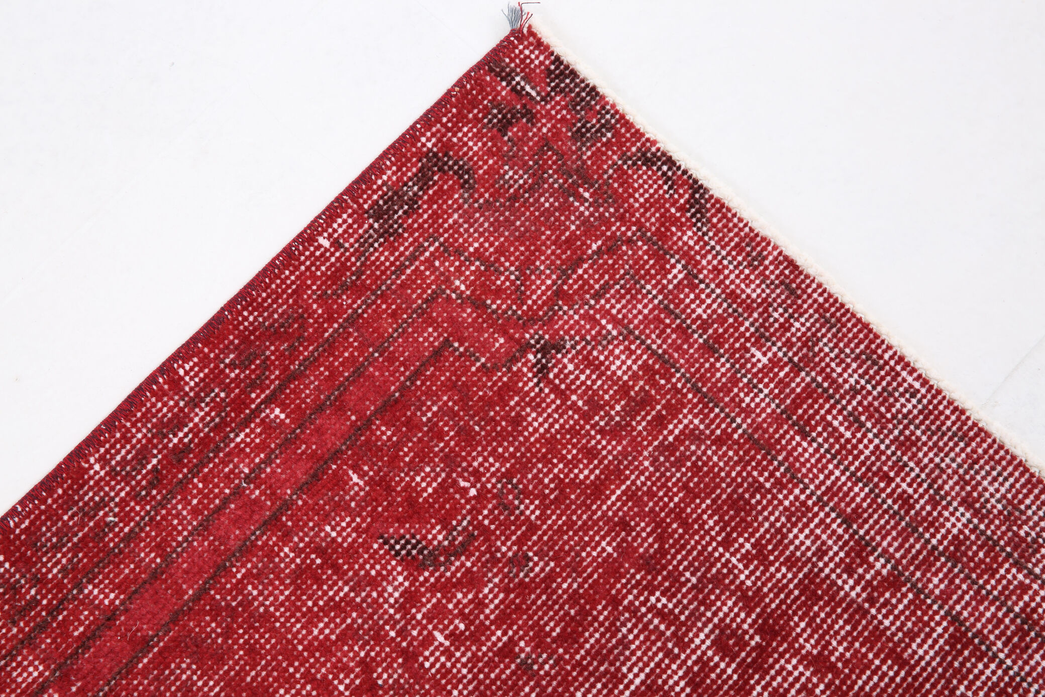 Tapis rouge affligé vintage 195x113cm