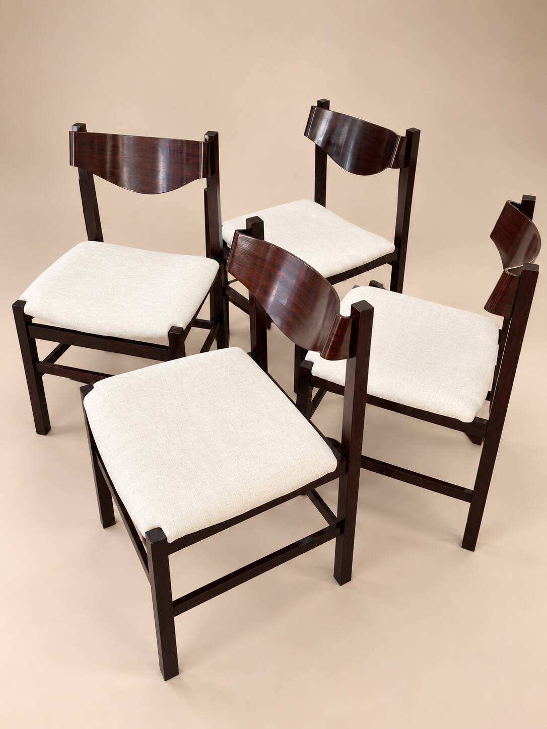 Chaises de gianfranco frattini en palissandre et velours - italie