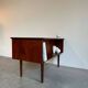 Bureau vintage en teck à deux faces