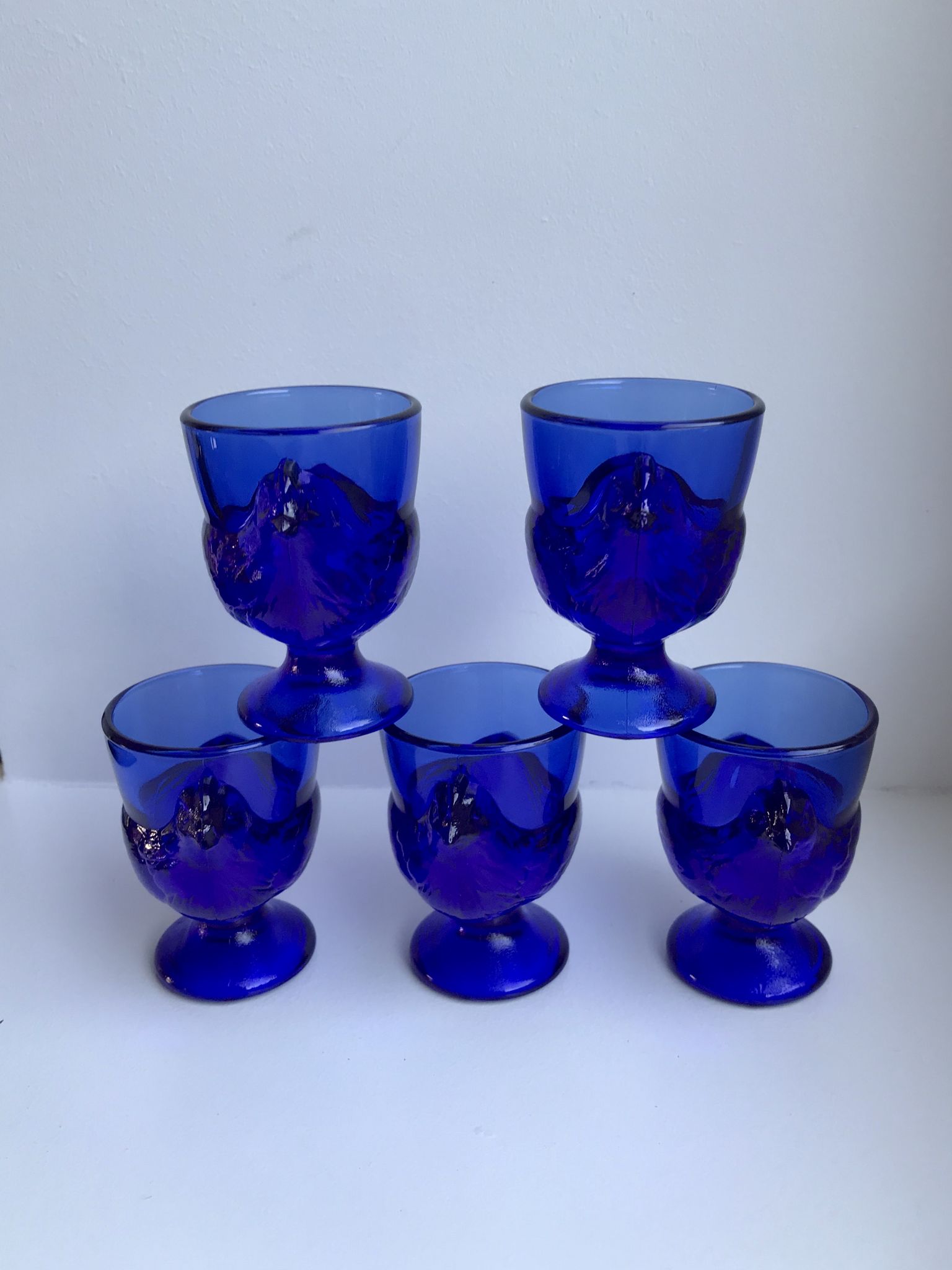 Set of 5 shells model hens in glass color royal blue 70s