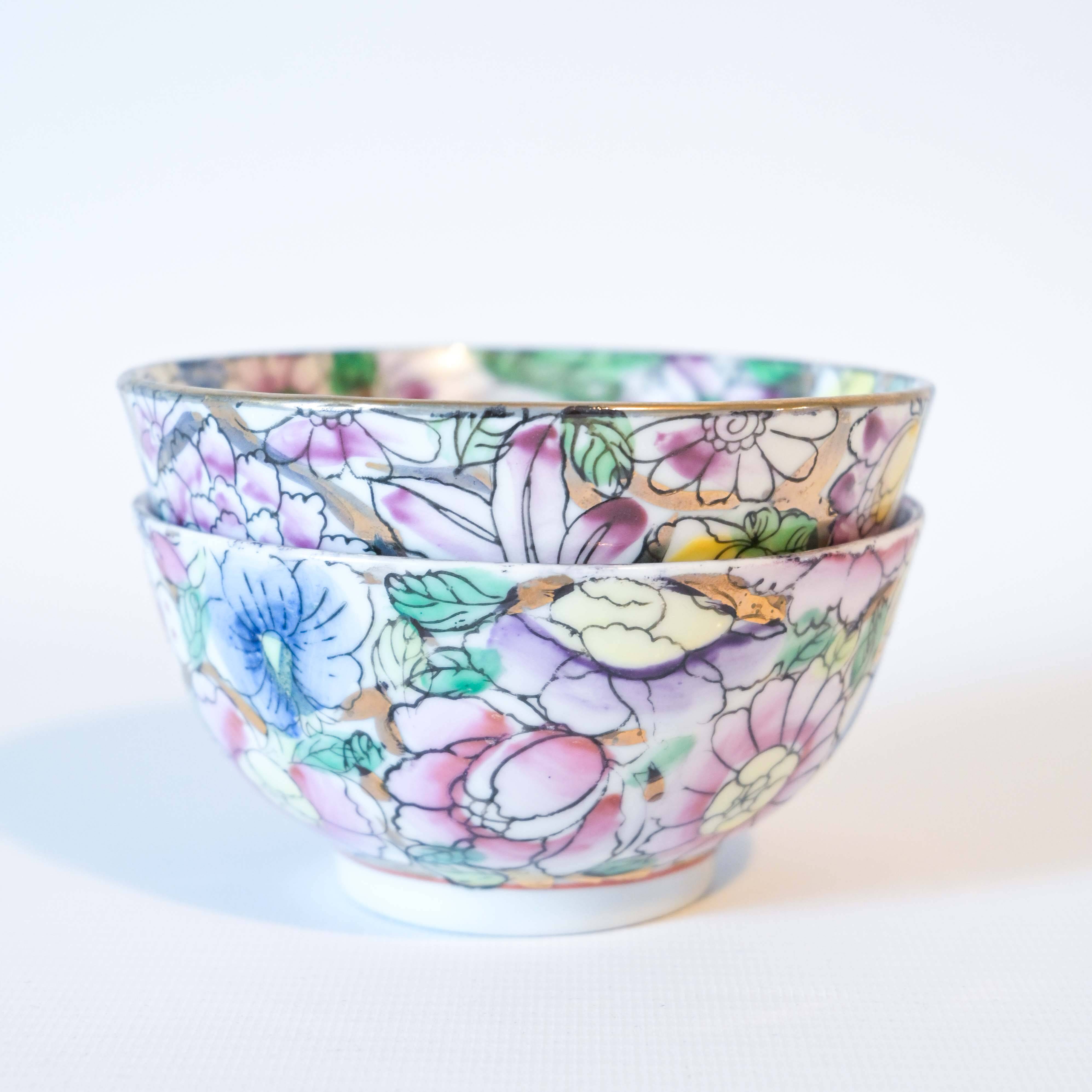 Pair of Chinese porcelain bowls with floral decoration