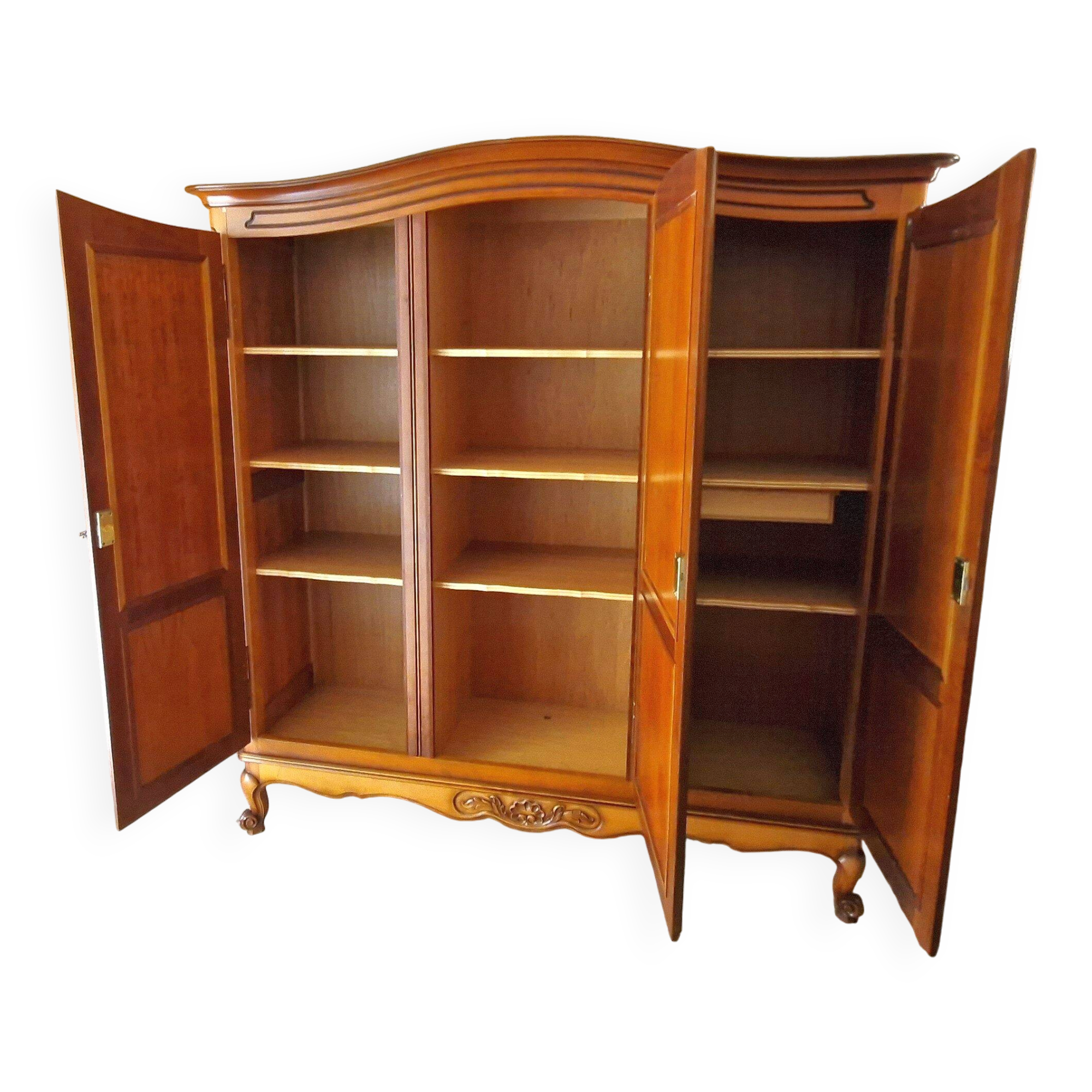 Wooden style wardrobe, 3 doors and 9 internal shelves.