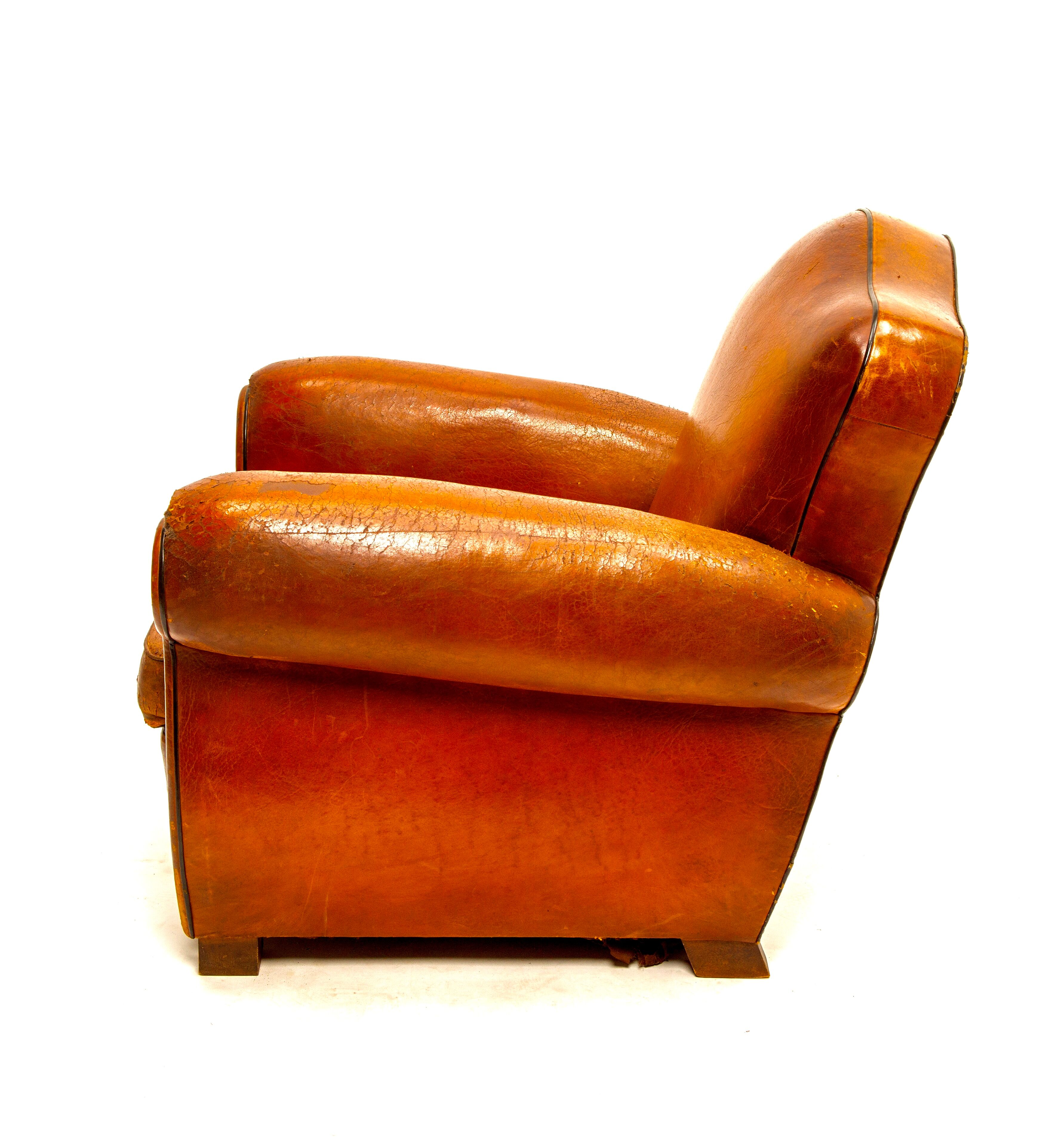 Fauteuil club cuir moustache