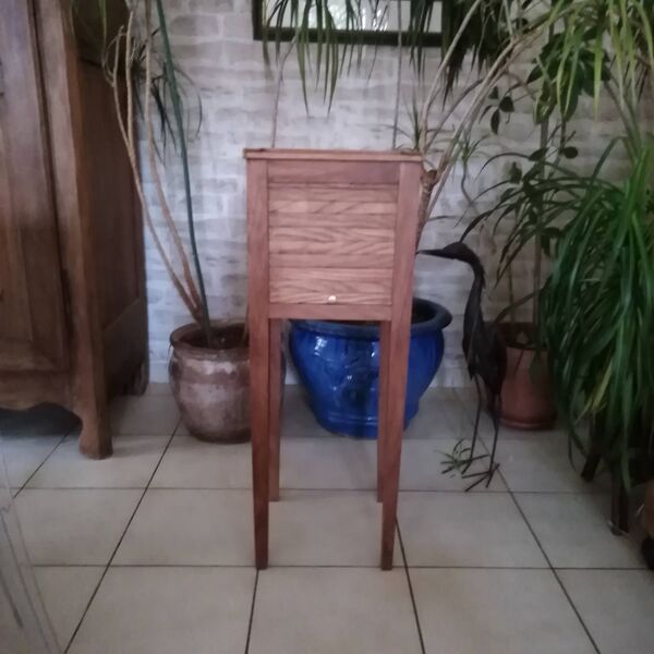 Meuble d'appoint à rideau style Louis XVI (Directoire) ou chevet