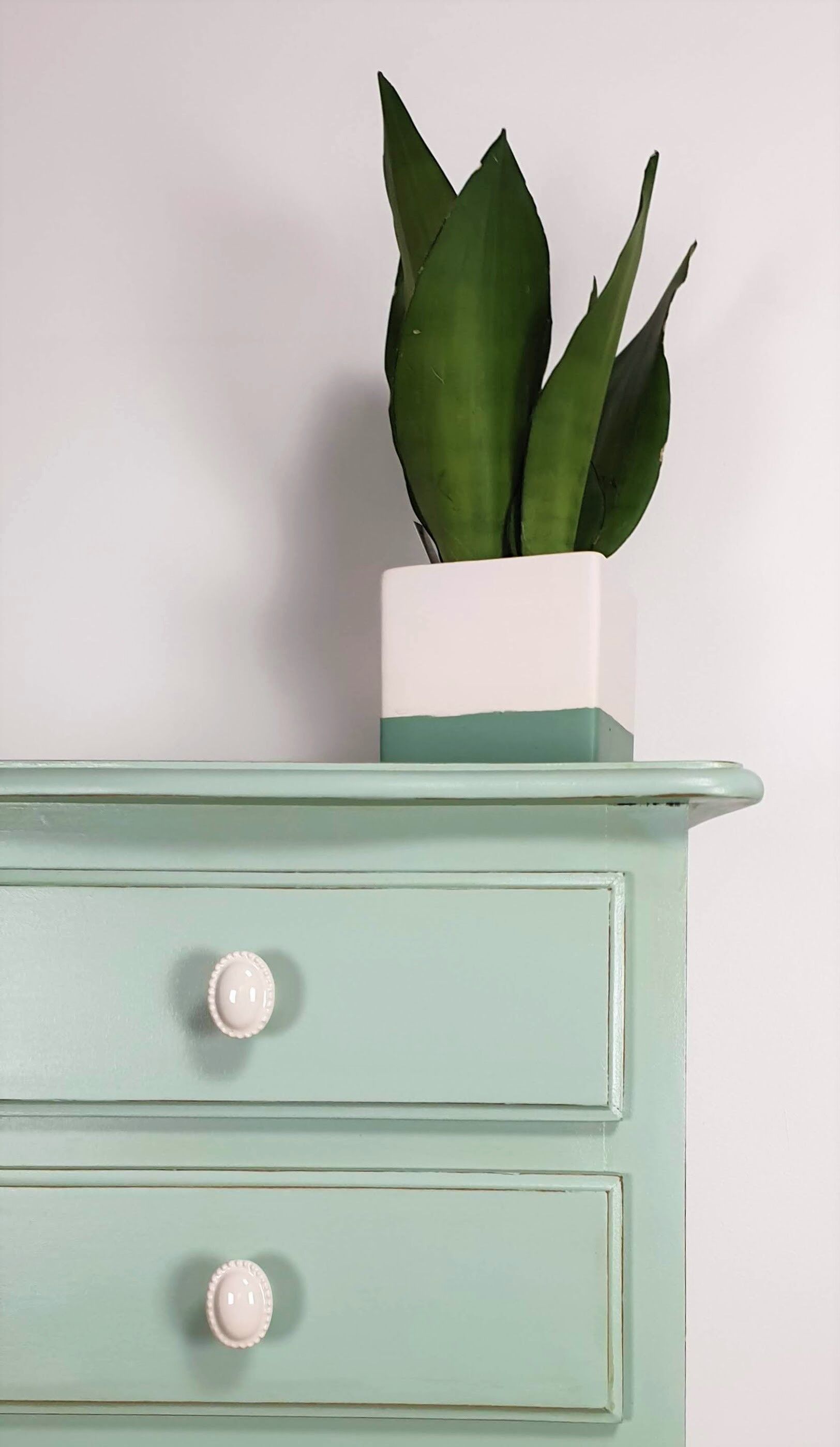 Chiffonier