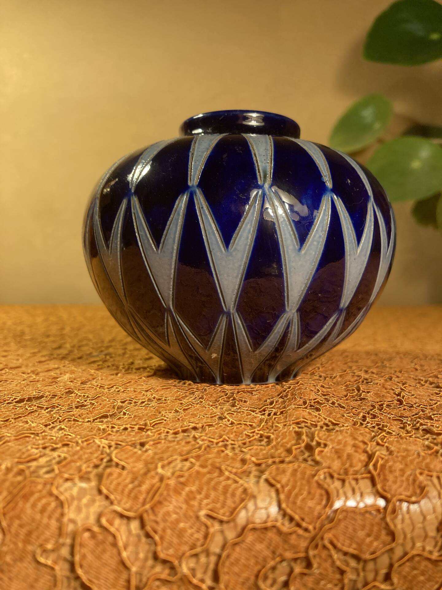Miniature round vase Art Deco Hubert Krumeich