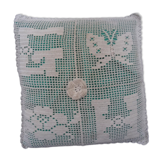 Coussin au crochet vintage