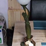 Women's statuette lamp