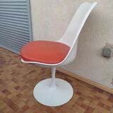 Vintage tulip chair by Eero Saarinen for Knoll