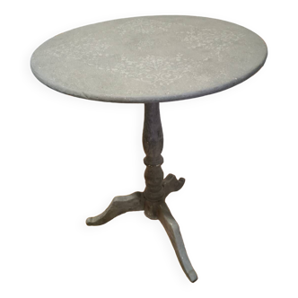 Shabby chic pedestal table