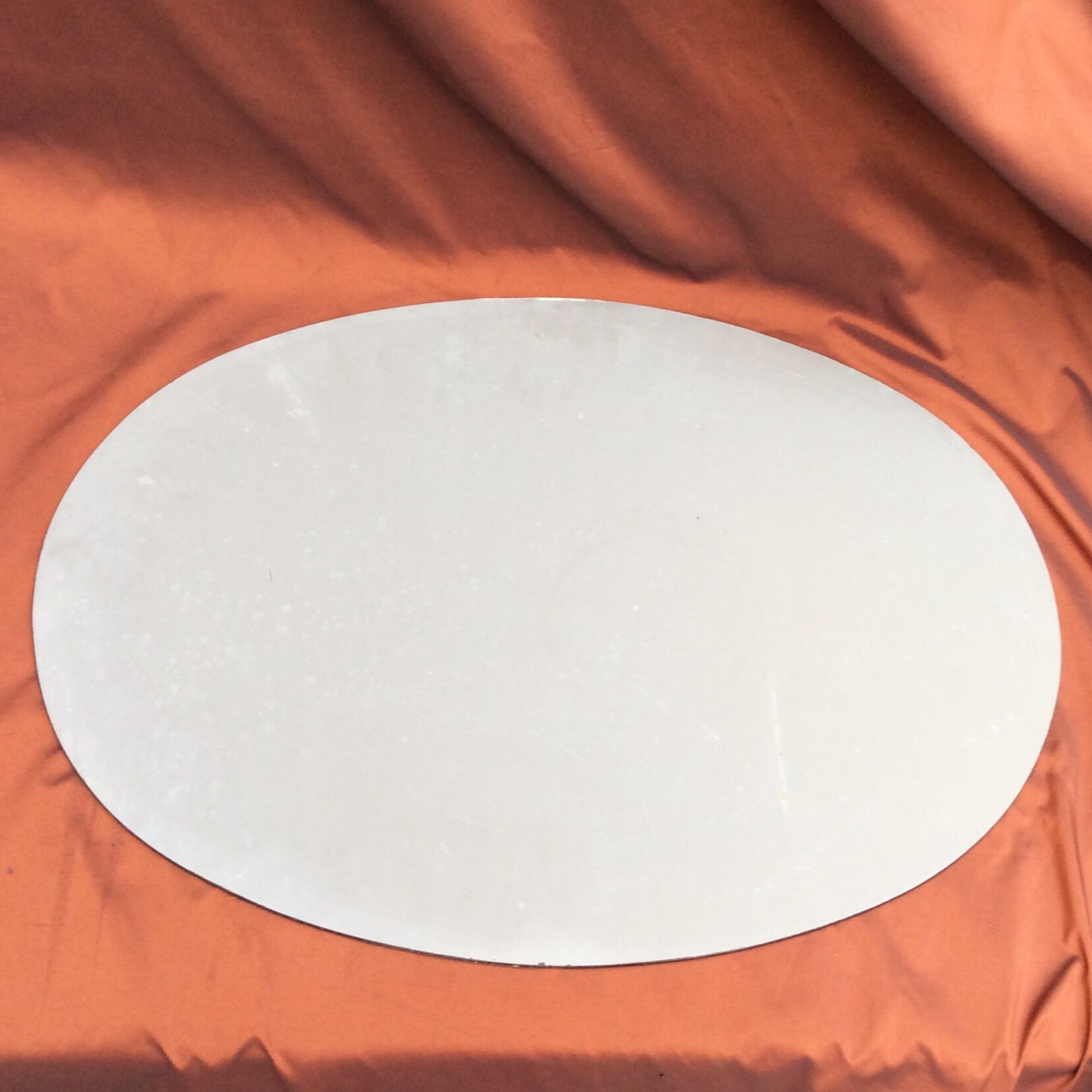 Oval mirror to lay beveled border vintage
