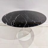 Tulip table white base and black marble marked by Saarinen edition knoll international