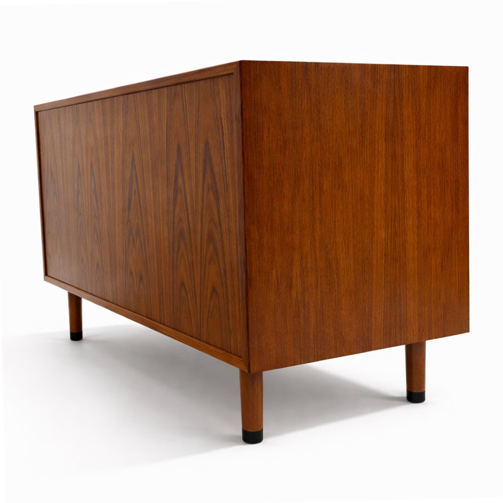 Commode mod RY250 par Hans J. Wegner
