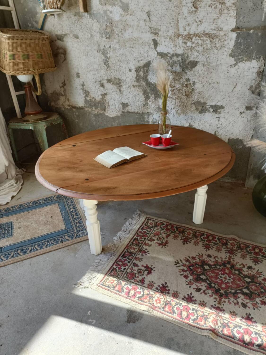 Round coffee table