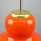 Lampe à suspension italienne du milieu du siècle en verre orange et laiton