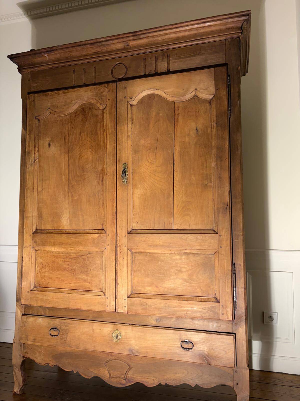 Antique solid wood wardrobe (oak)