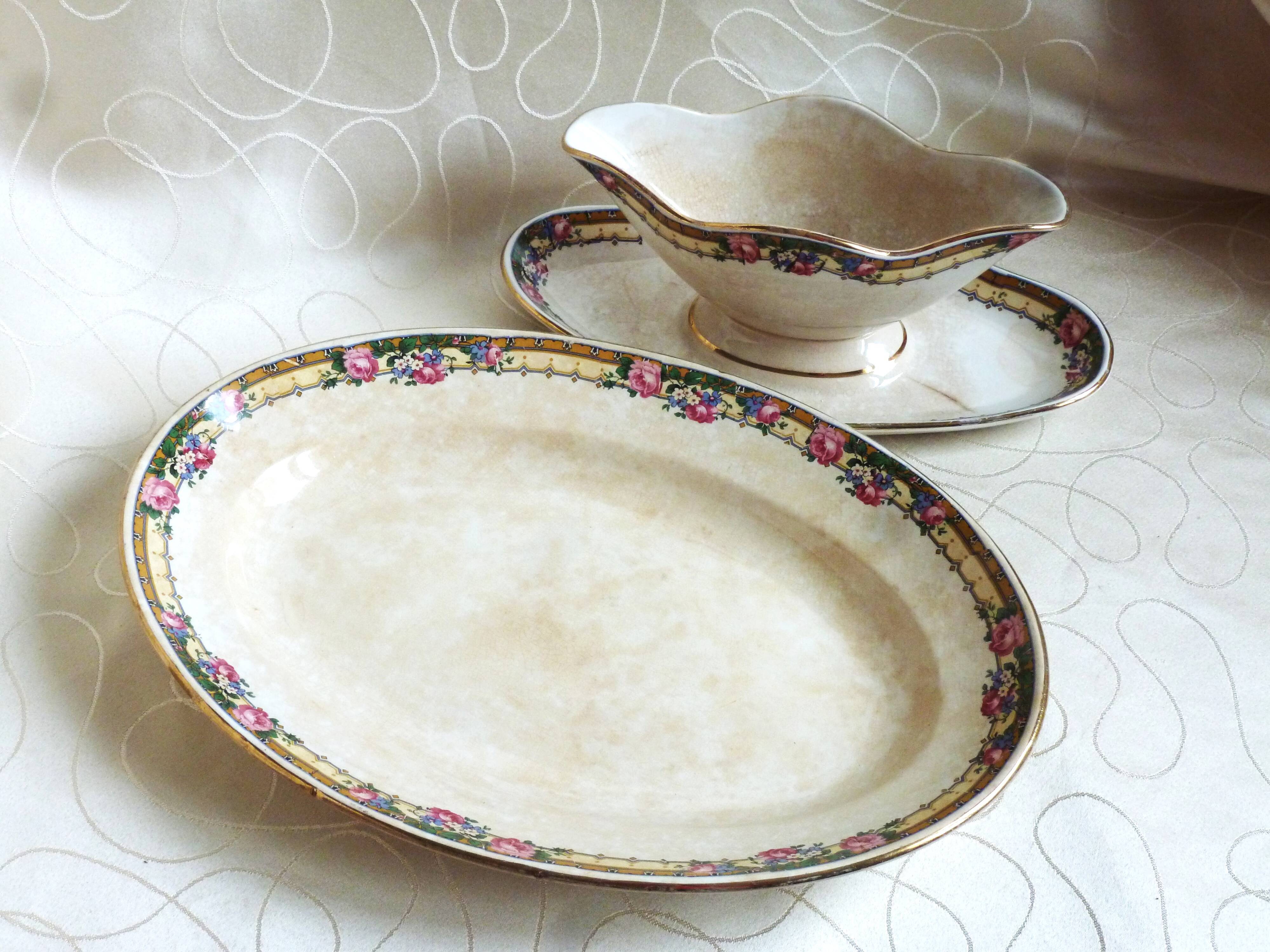 Antique table dish/vegetable dish with sauce boat, vintage crockery from the early 20th century