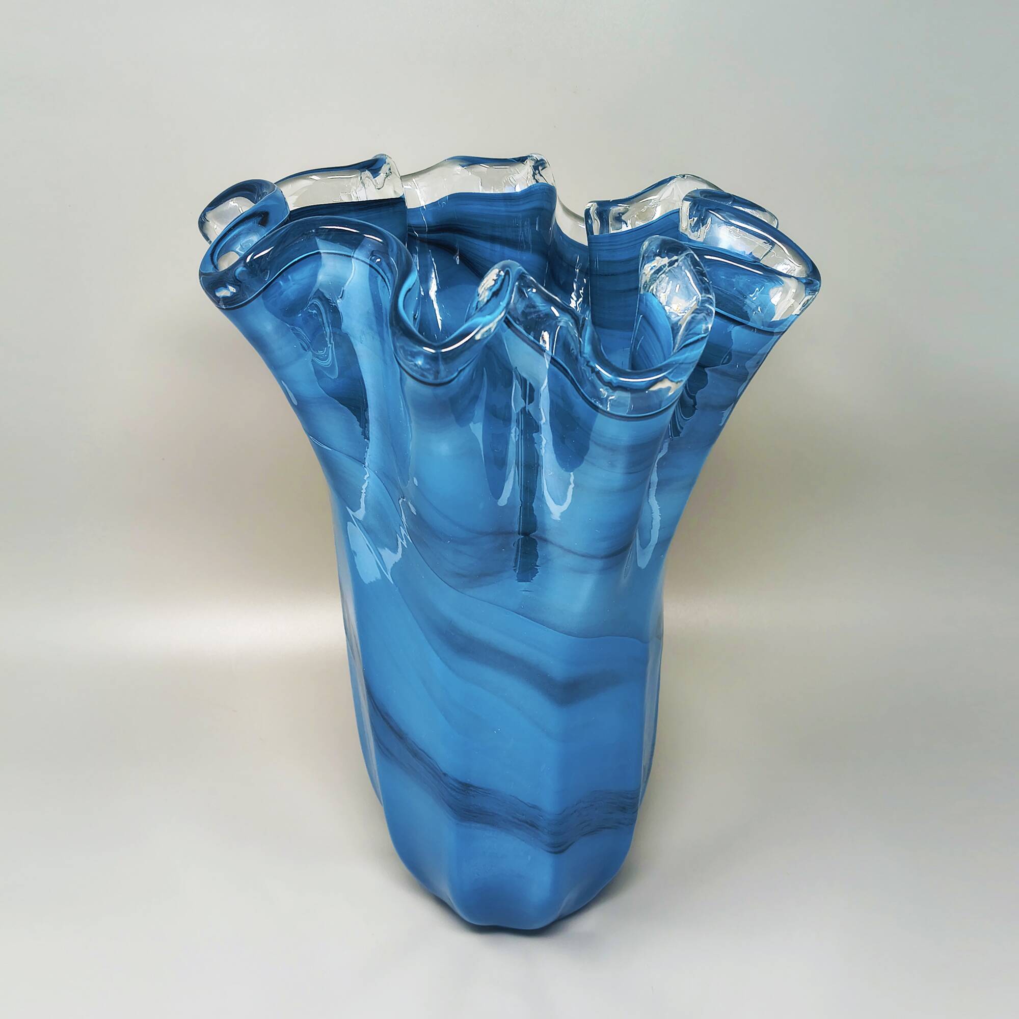1970s Exquisite "Fazzoletto" Murano Glass Vase by Dogi. Made in Italy