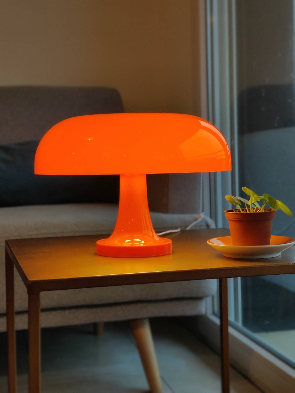 Mushroom LED table lamp