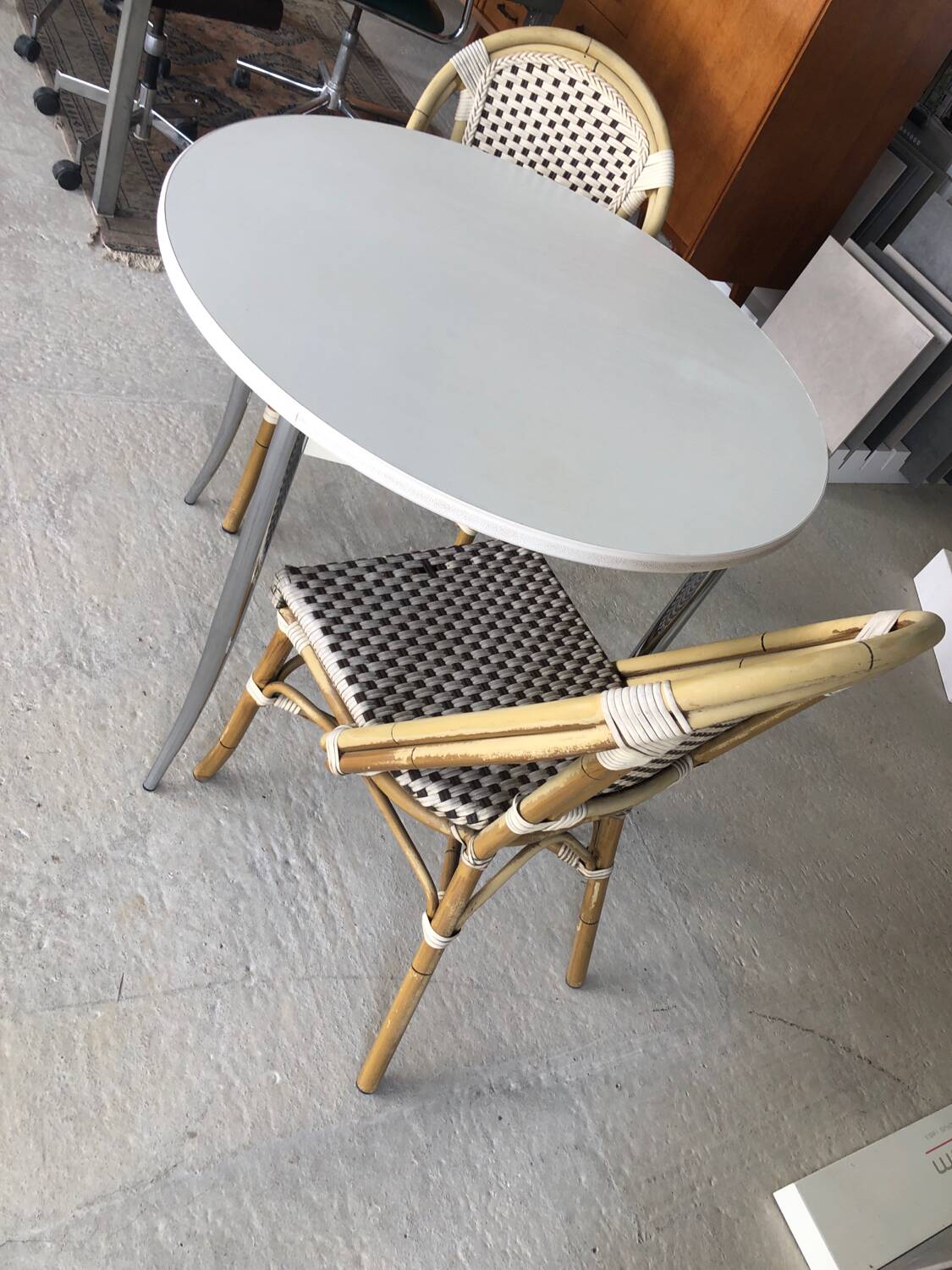 Vintage round table and 2 bistro chairs