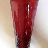 Ruby red glass vase with honeycomb effect from the 50s Height 35.3 cm