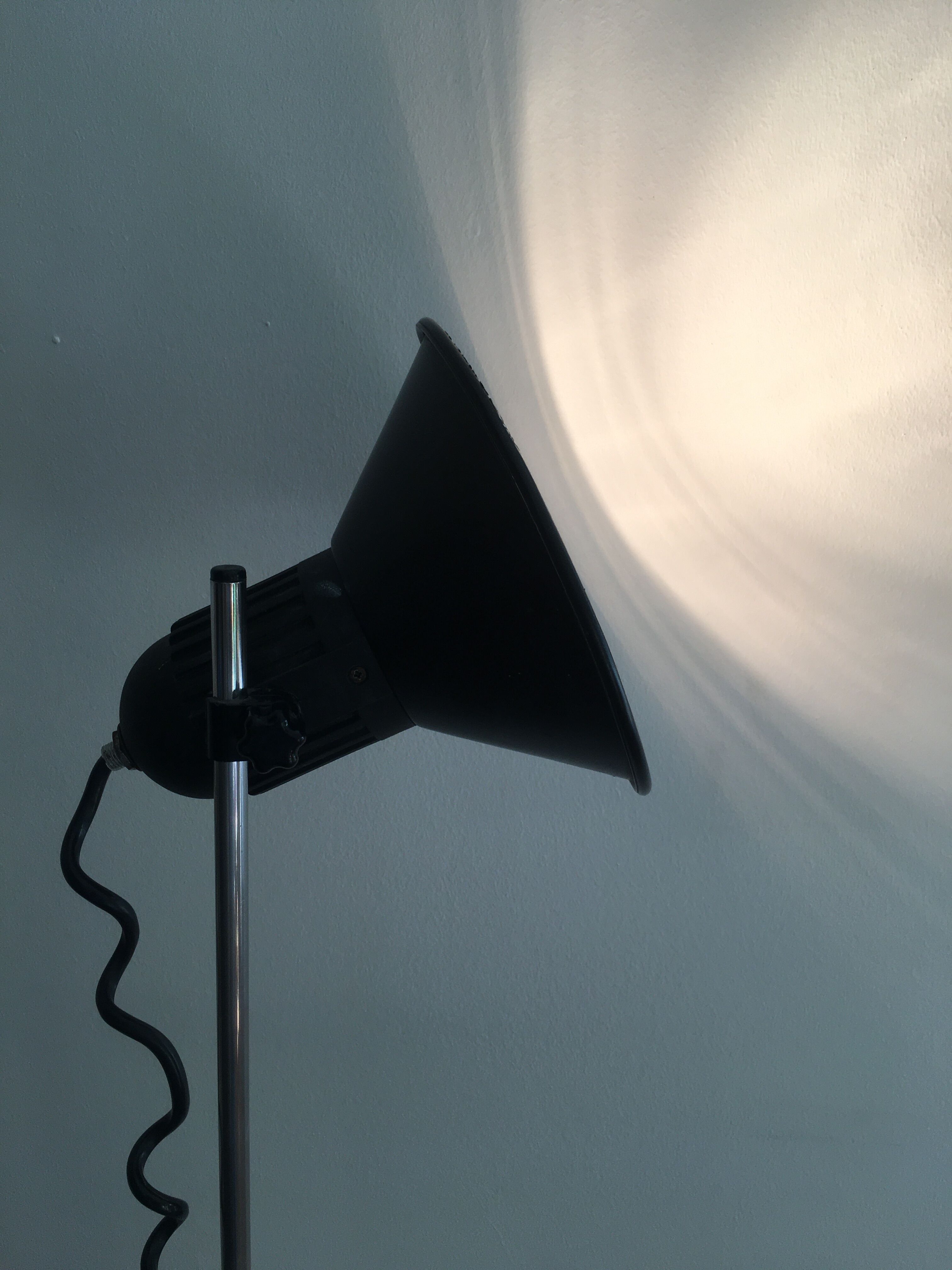 Black projector floor lamp