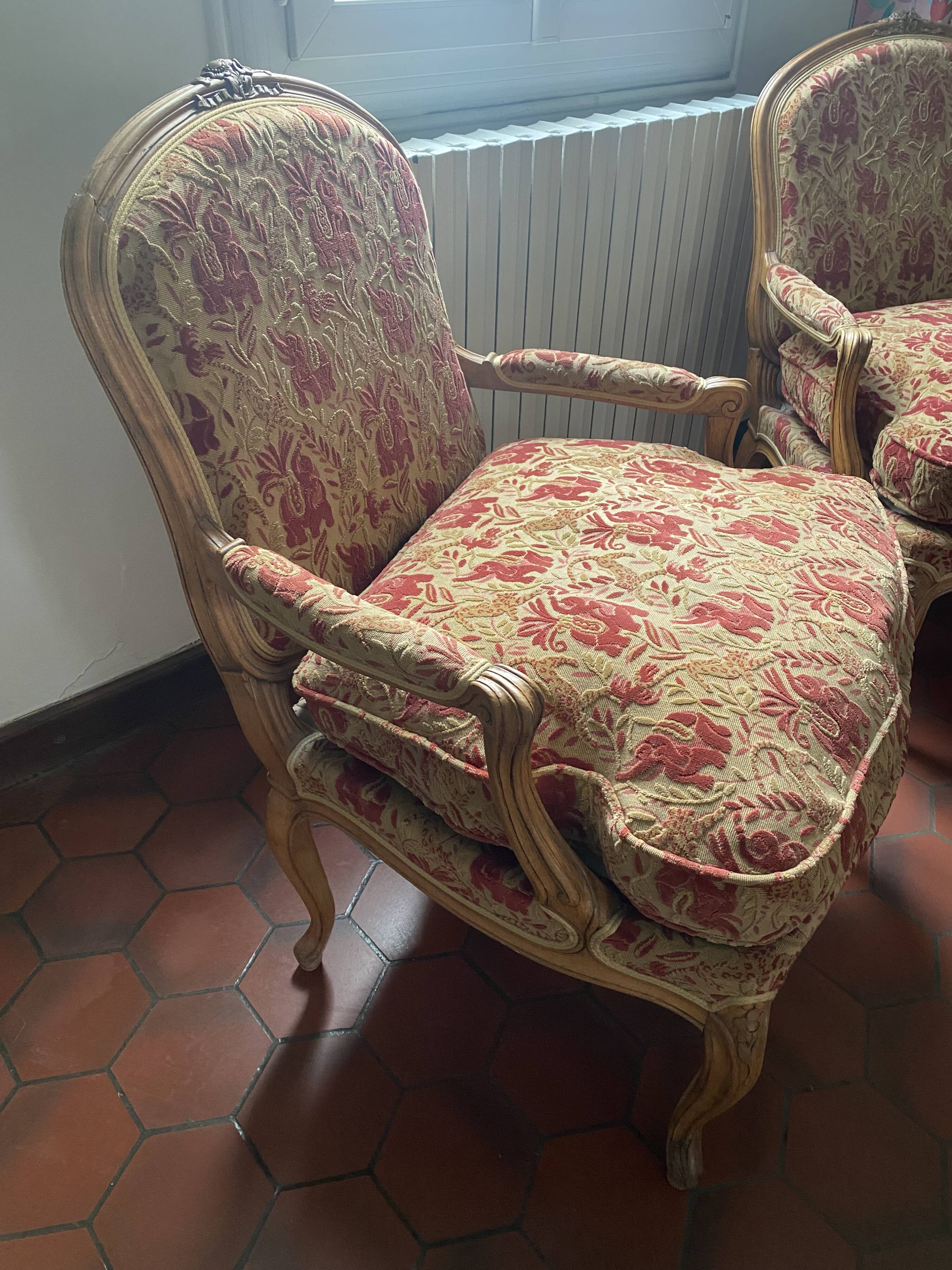 Queen's armchairs XIX