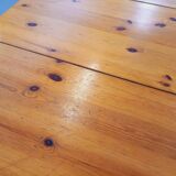 Suite of a round table with extension and 4 vintage pine chairs from the 60s and 70s