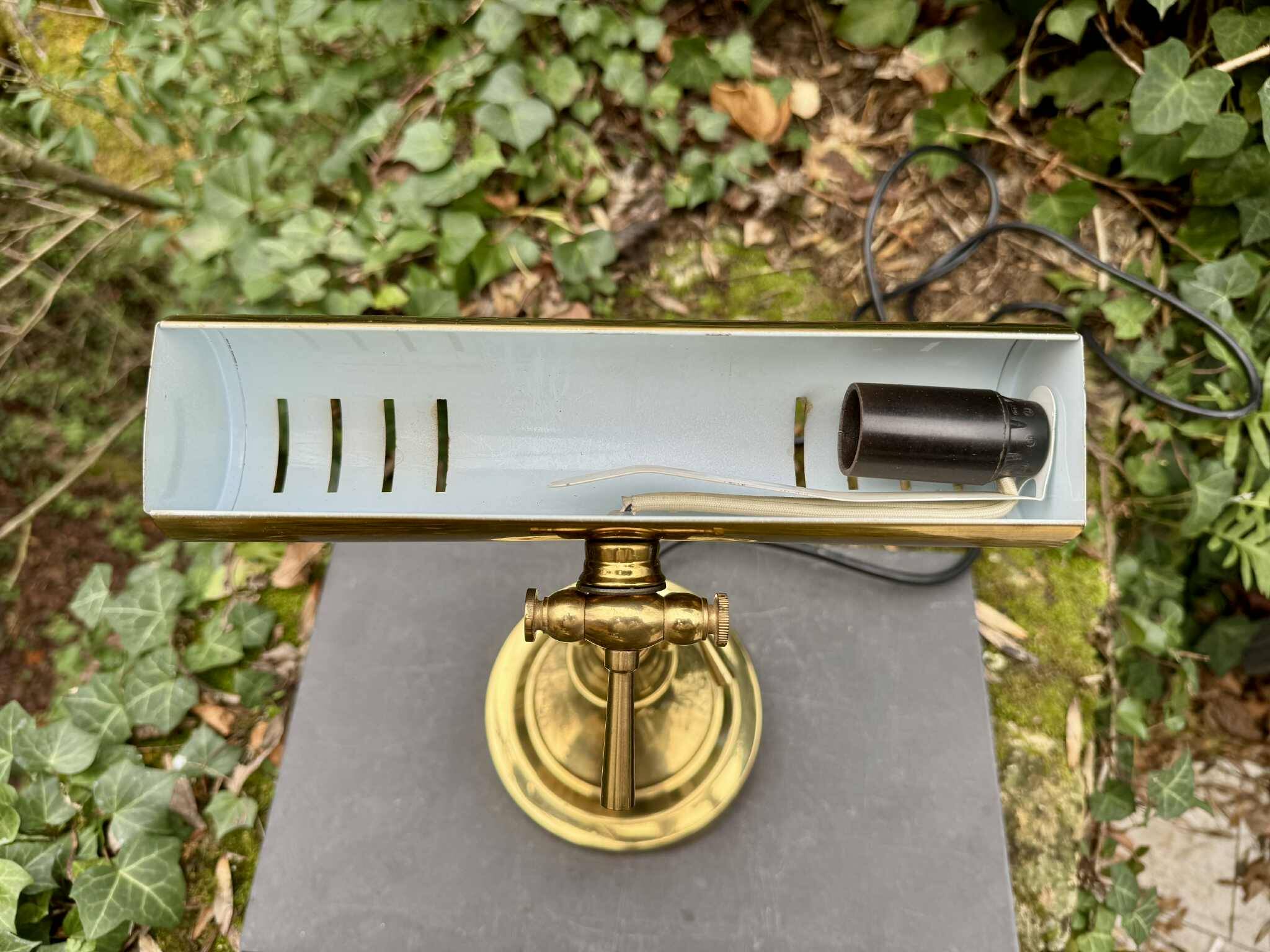 60s brass notary lamp