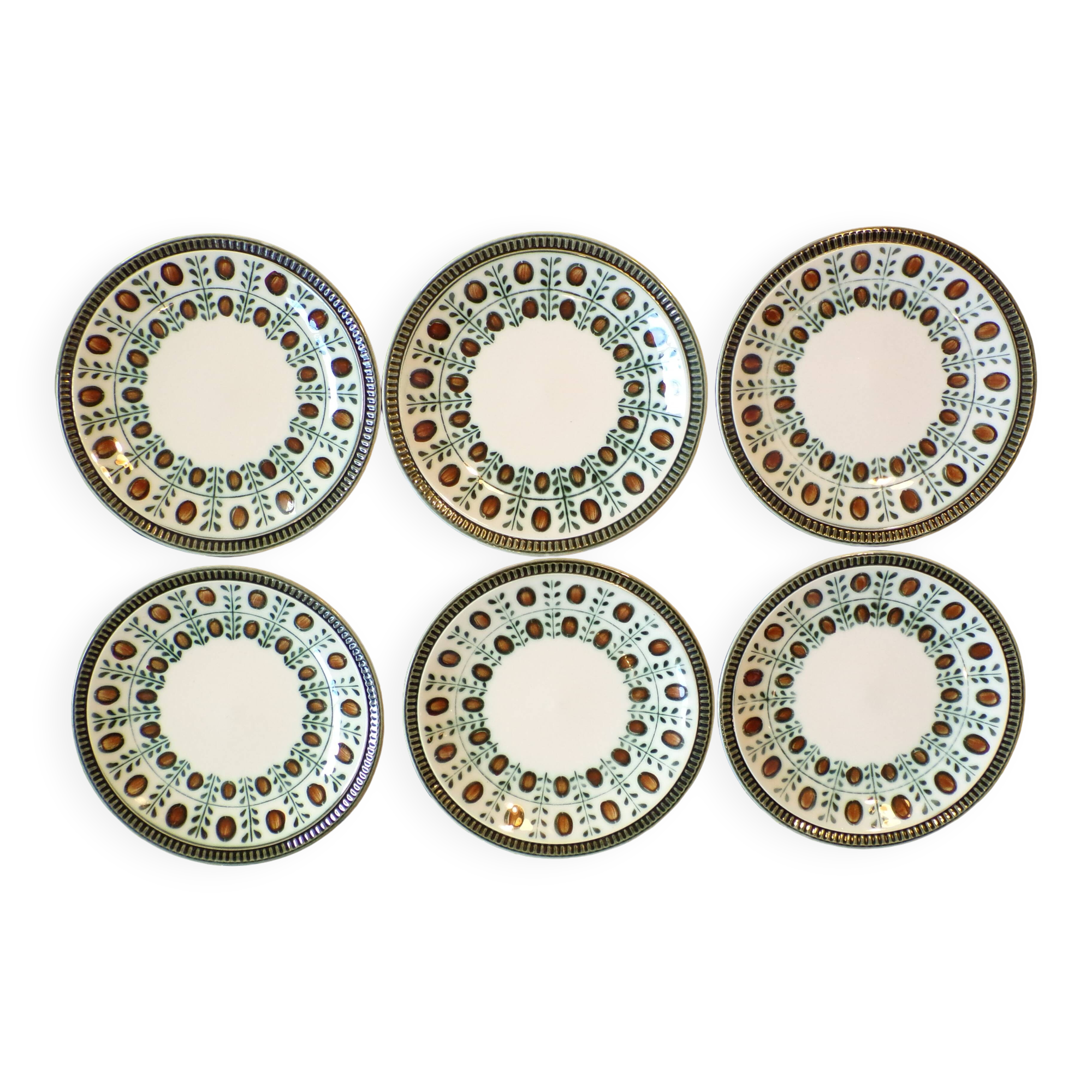 6 Boch La Louvière dinner plates with walnut decor