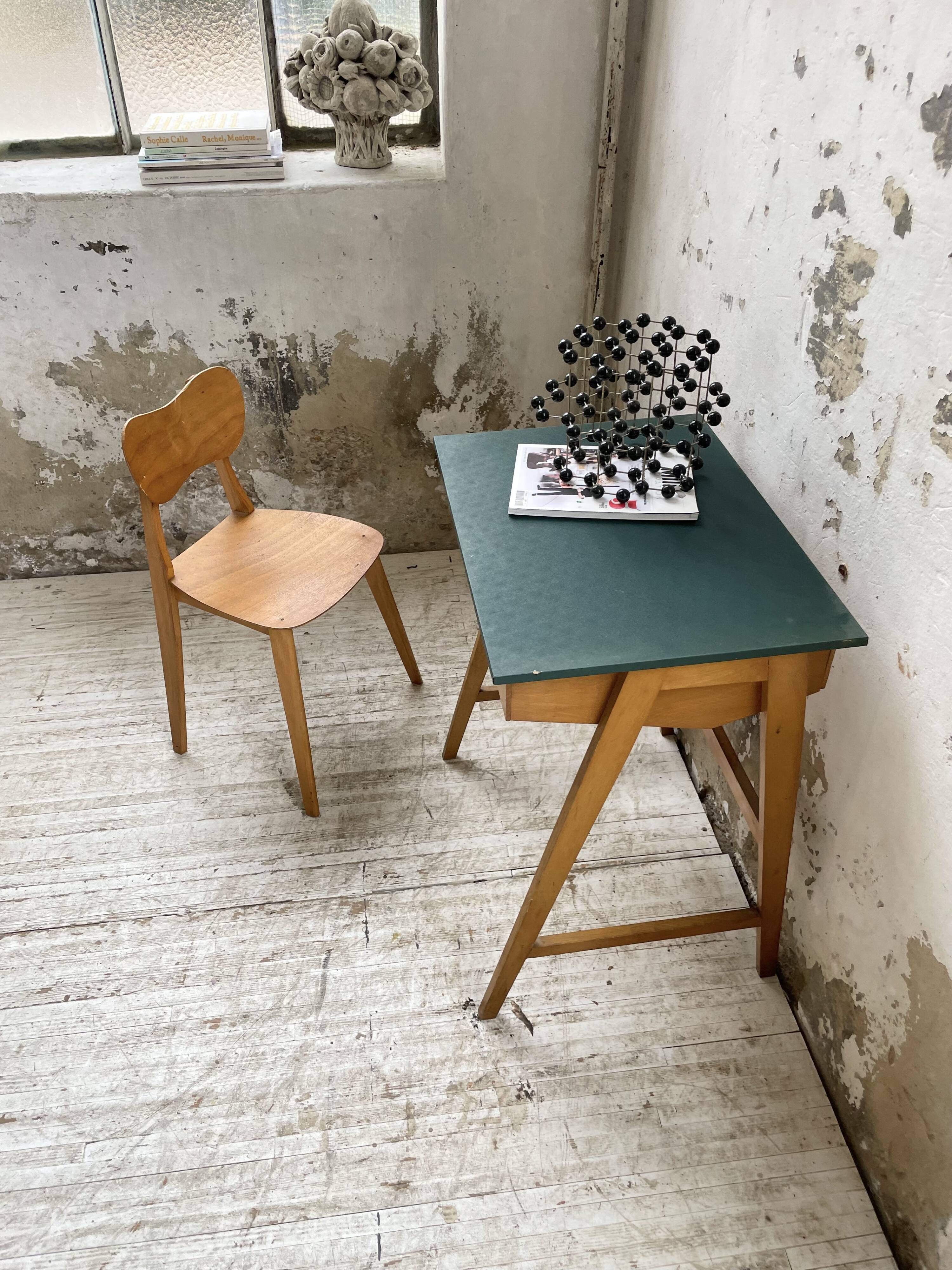 Bureau et chaise enfant pieds compas
