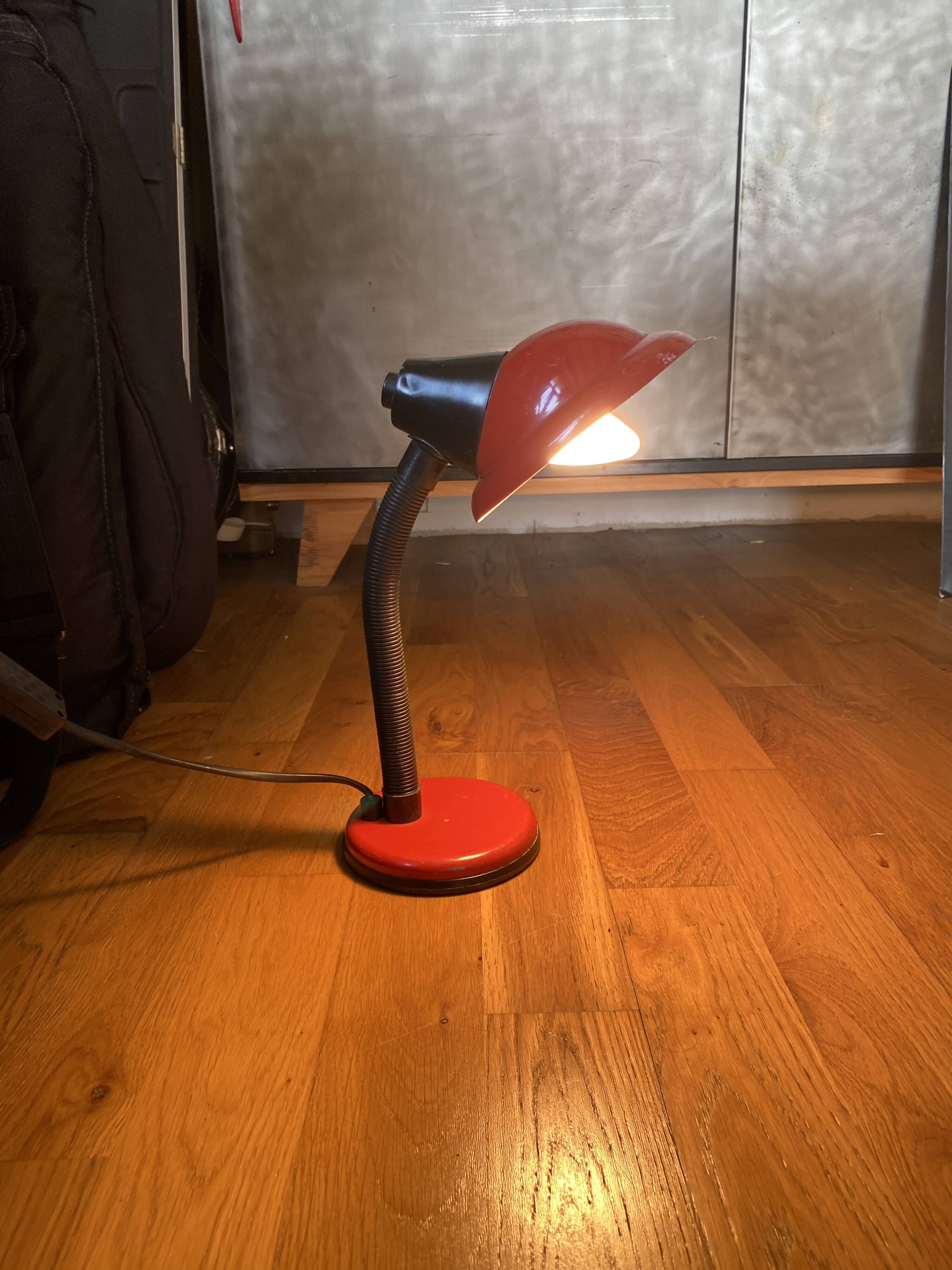 Desk lamp "Col de Cygne Aluminor Red Pop Art France - 1970 in Metal
